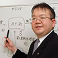 税理士：平 仁